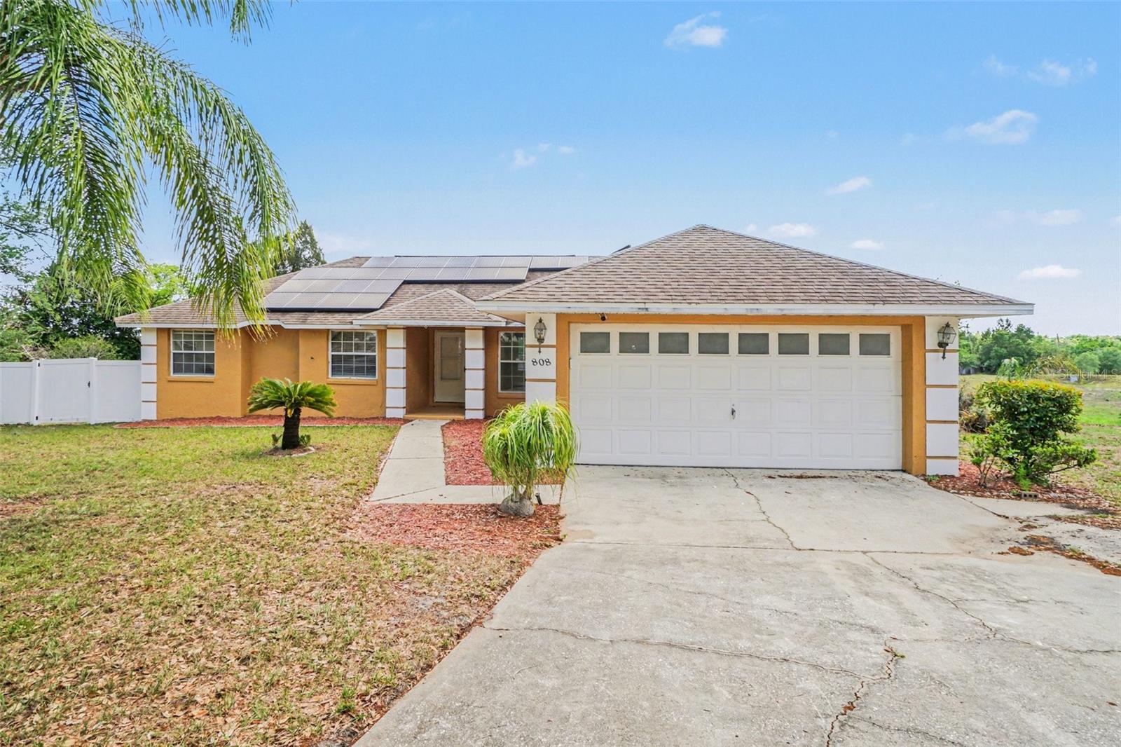 808 Chamberlain Loop, FL