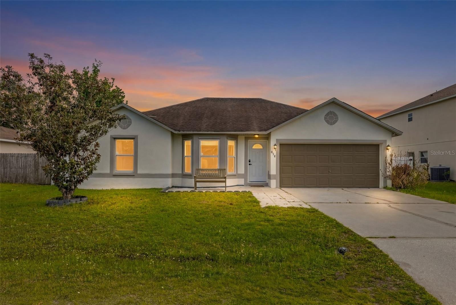 638 Basingstoke Ct, FL