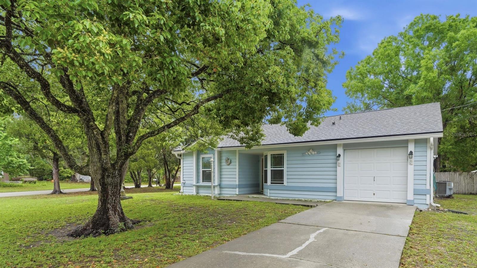 61 Floridana Rd, FL