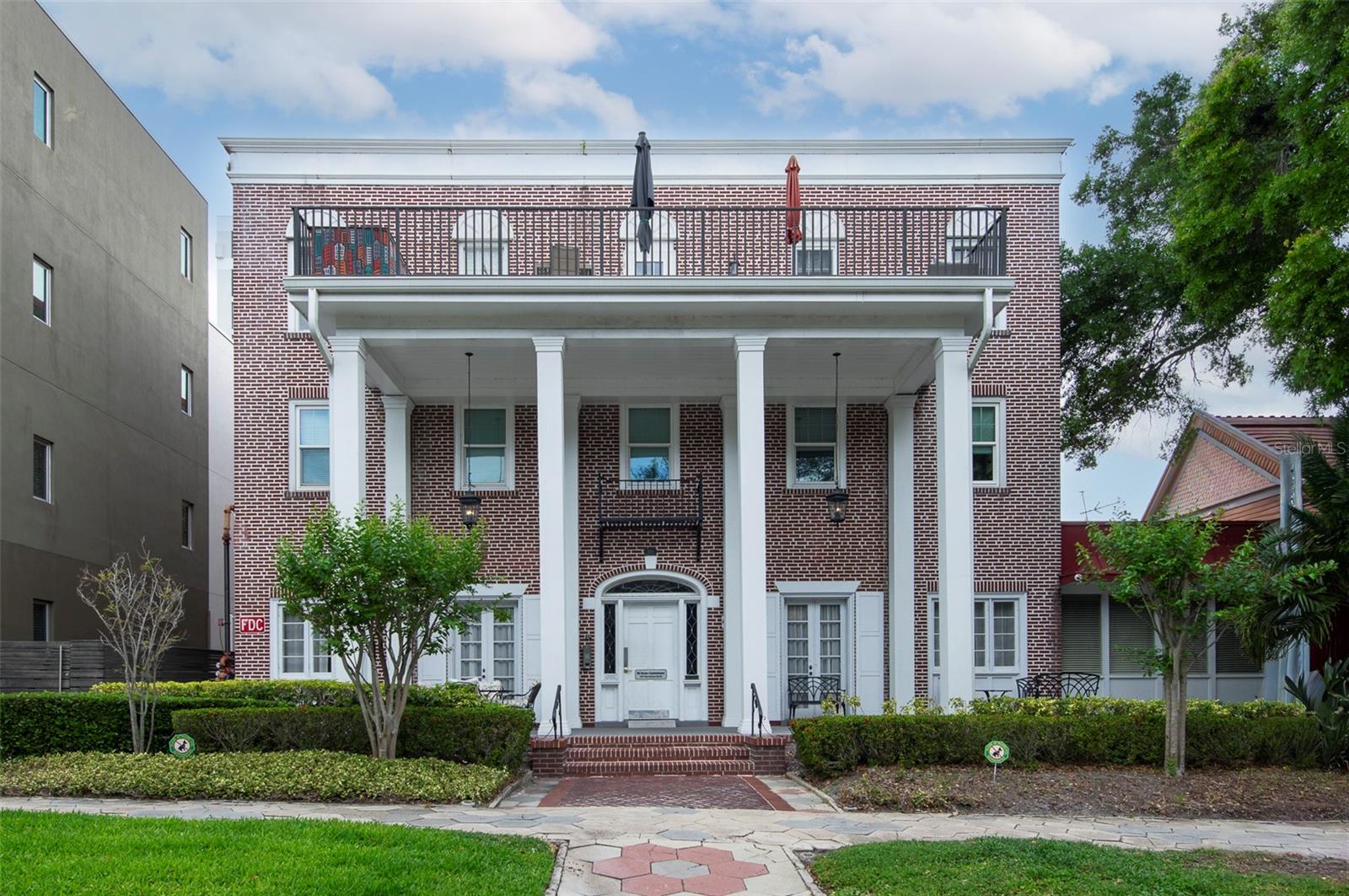 219 4th Avenue, FL