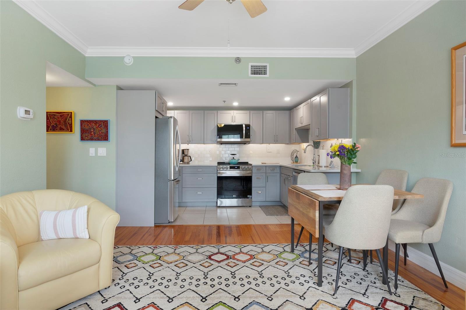 219 4th Avenue, FL