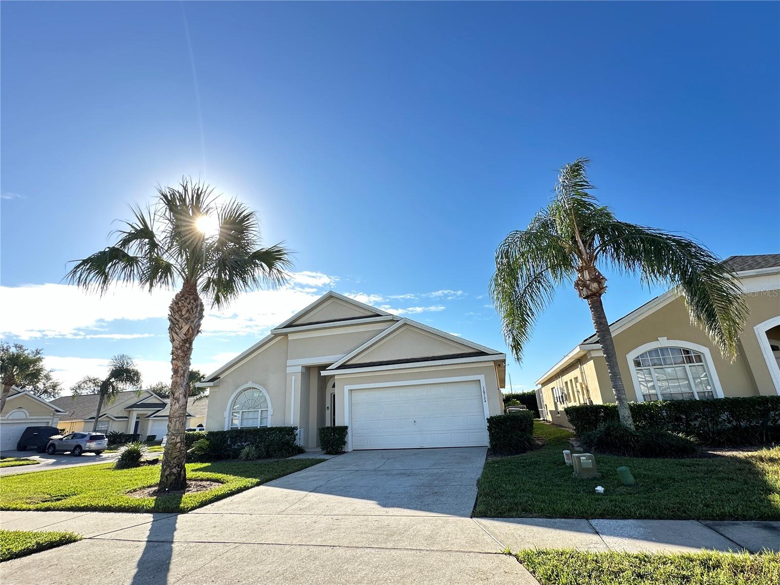 16724 Rolling Green Dr, FL