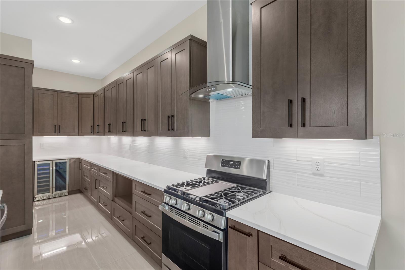 6021 Interbay, FL