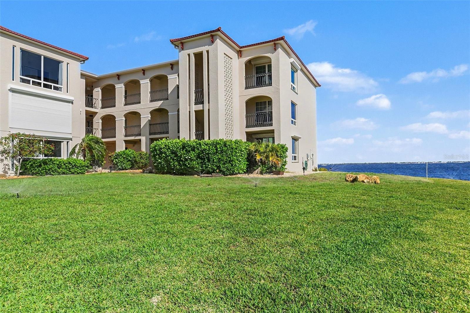 1 Colony Point Drive, FL