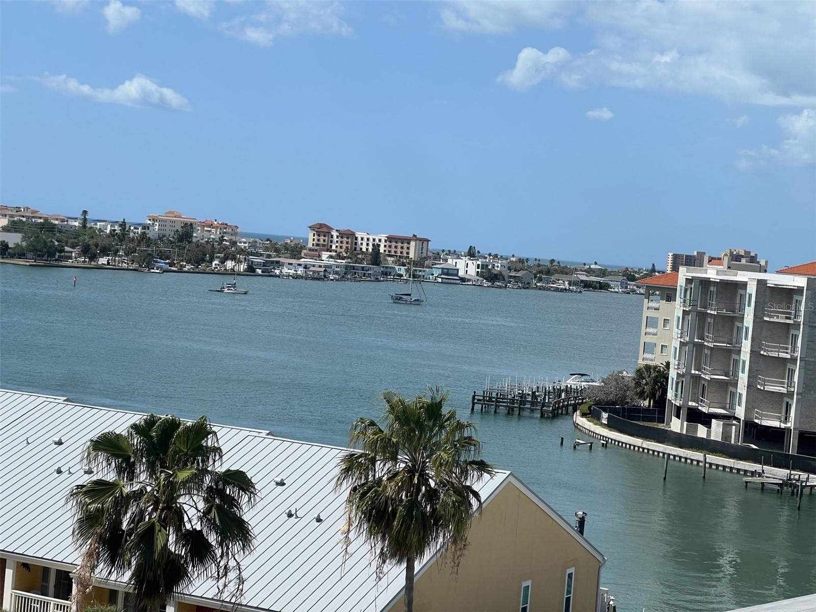255 Dolphin Point, FL