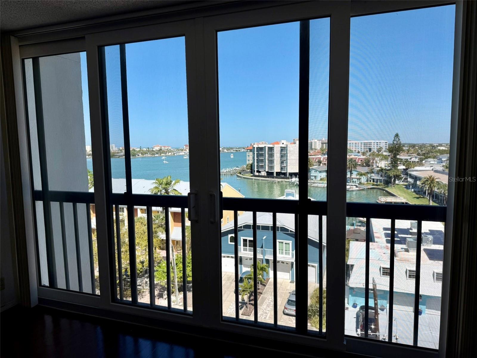 255 Dolphin Point, FL