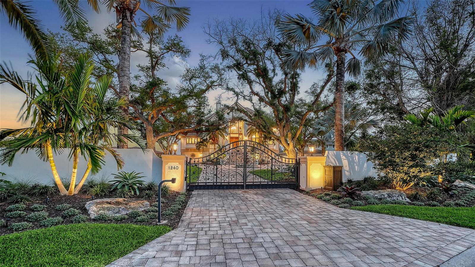 1240 Hillview Drive, FL