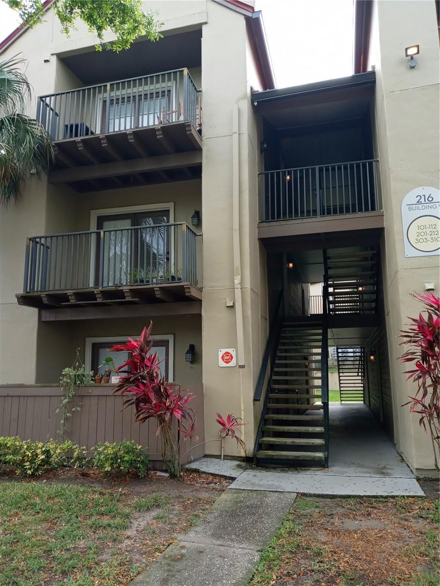 216 Afton Square, FL