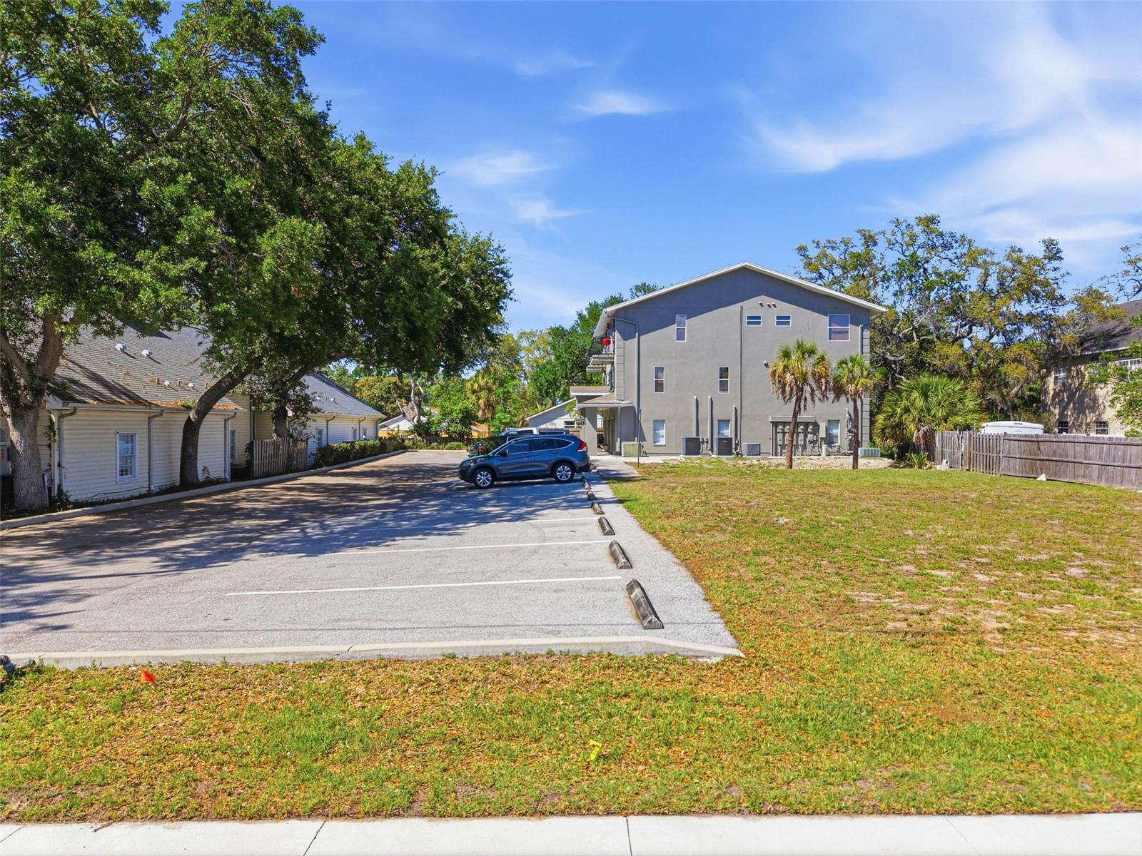 444 Skinner Boulevard, FL
