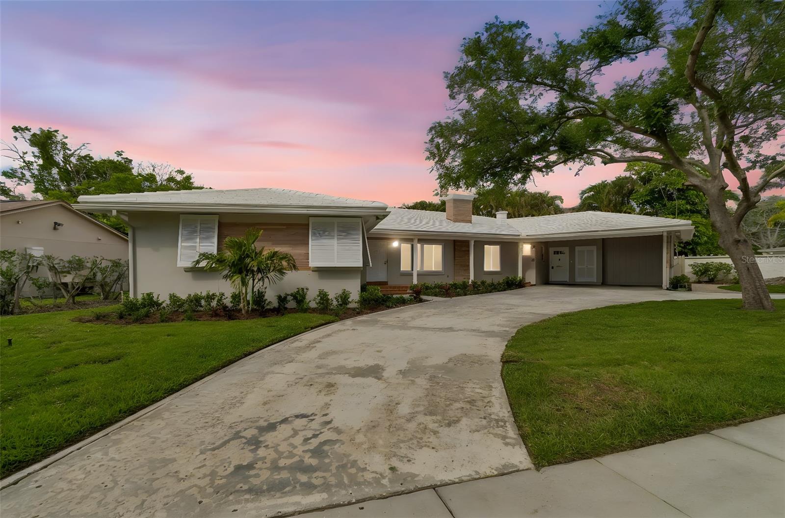 99 Ladoga Ave, FL