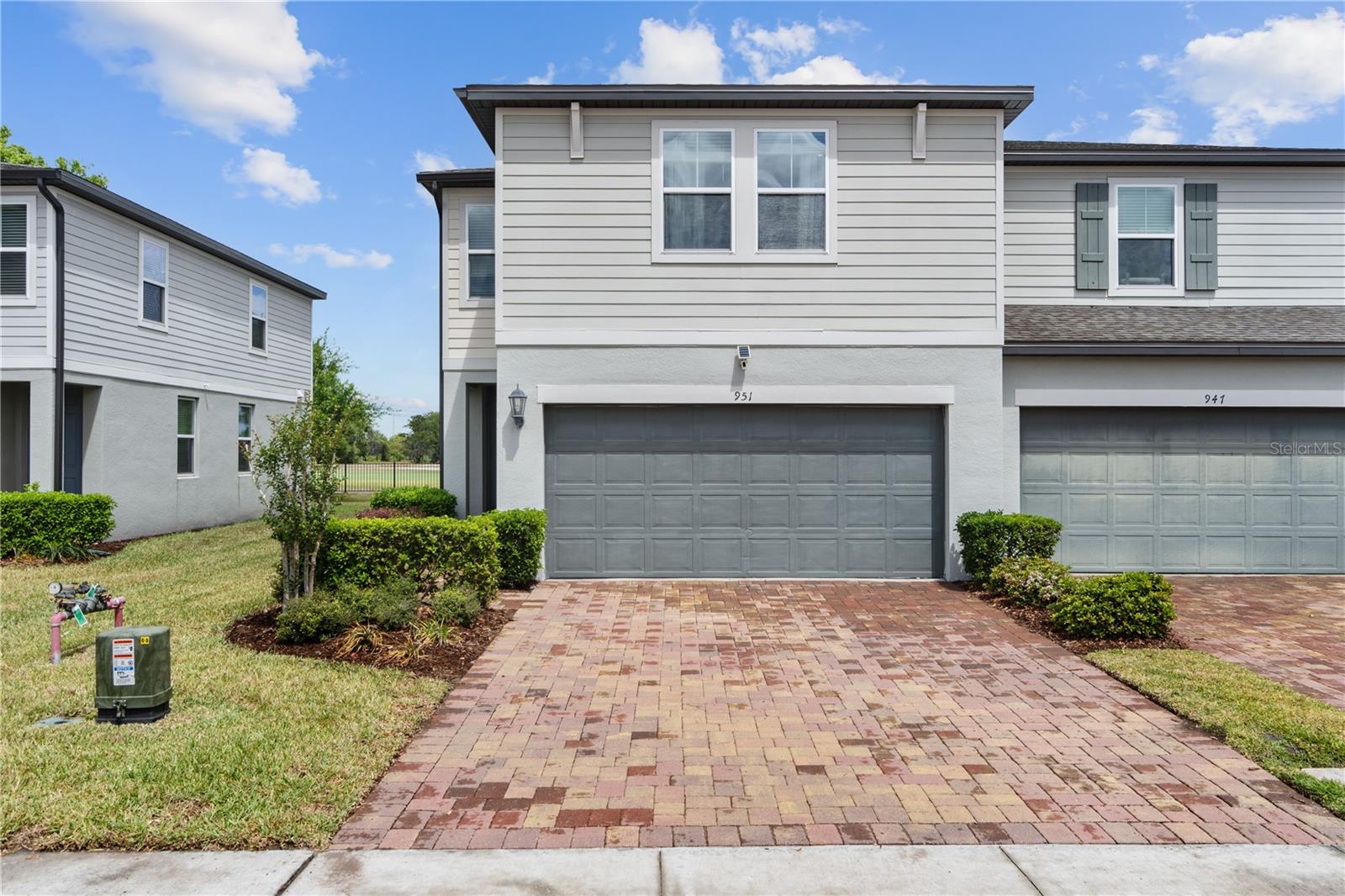 951 Robin Holly St, FL