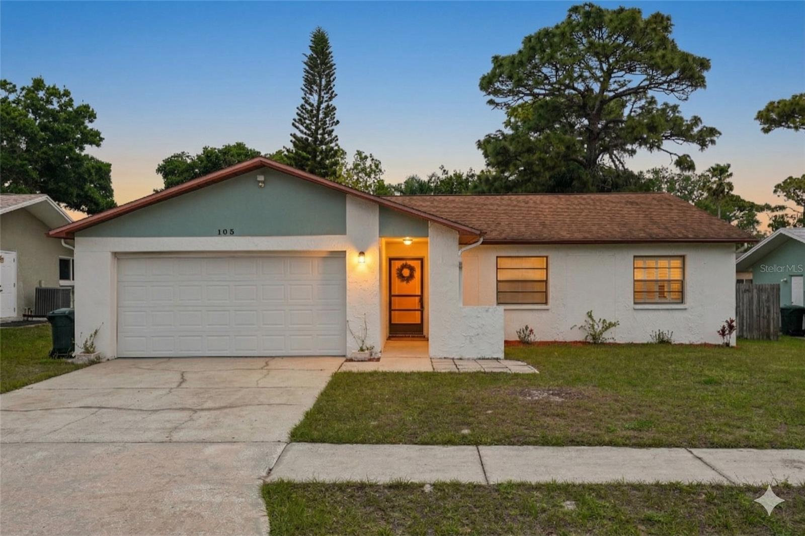105 Lotus Circle, FL