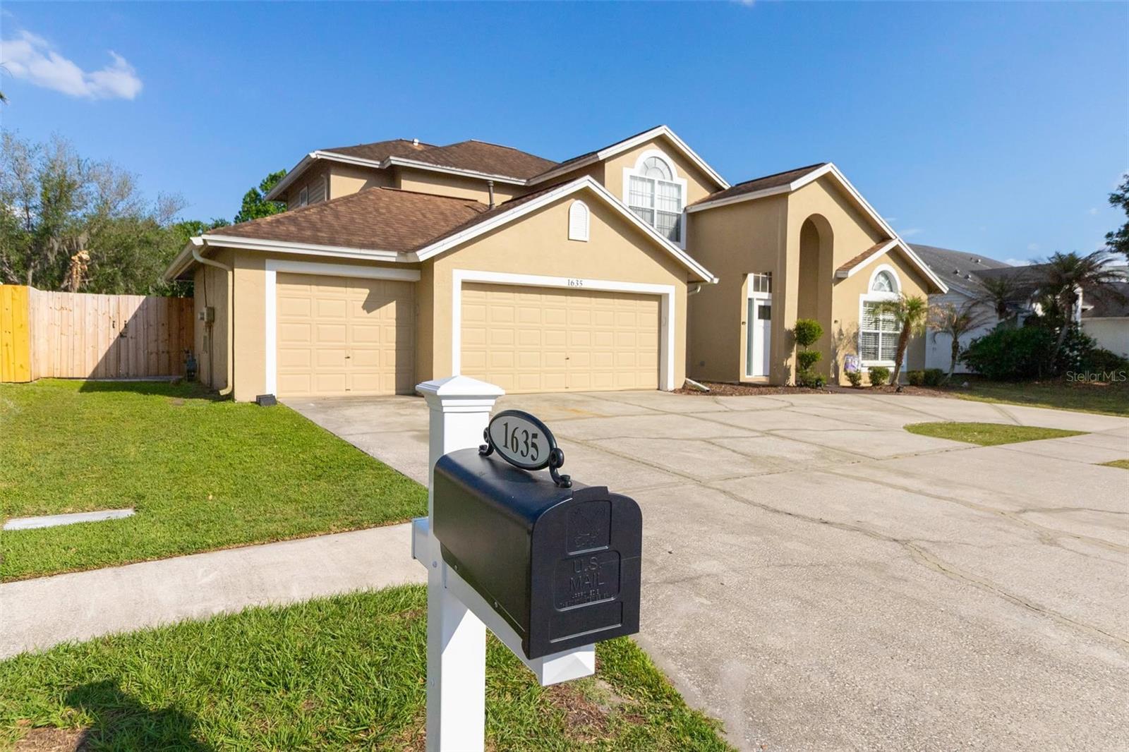 1635 Ledgestone Drive, FL