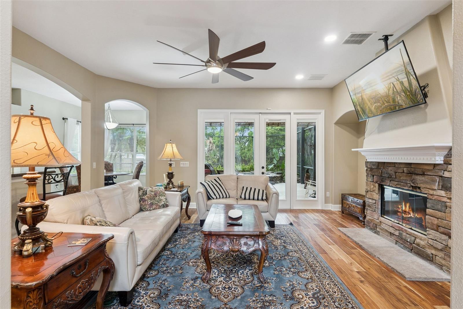 216 Juniper Ridge Court, FL