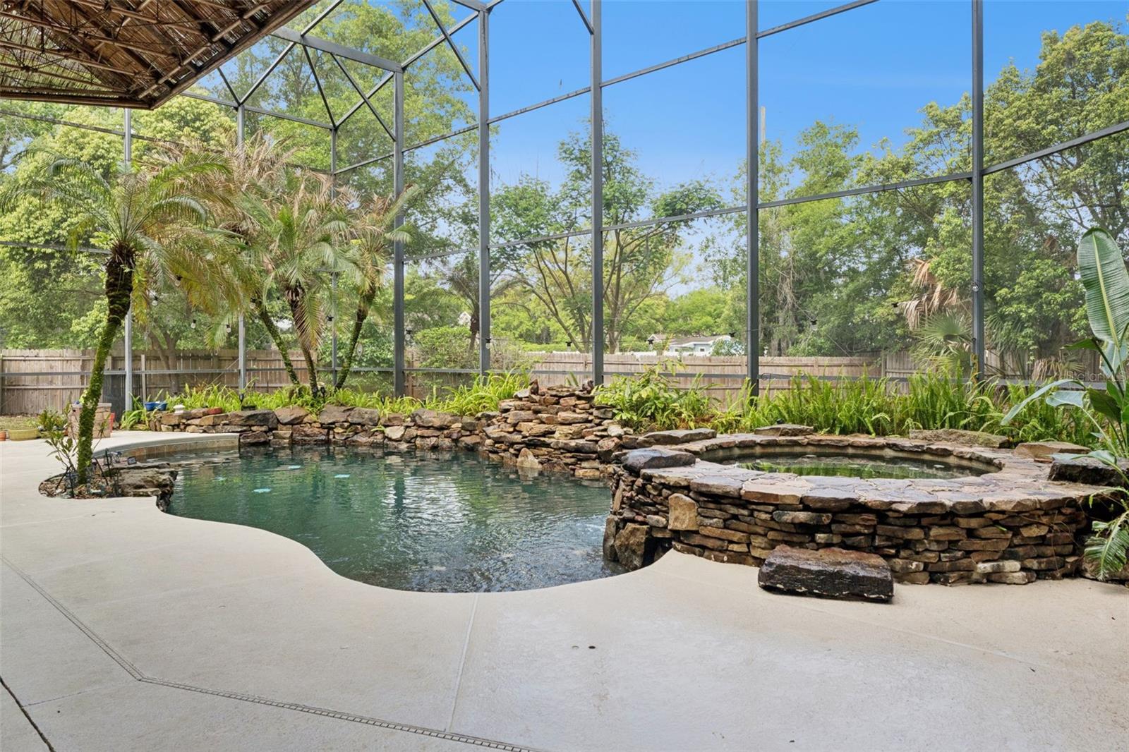 216 Juniper Ridge Court, FL