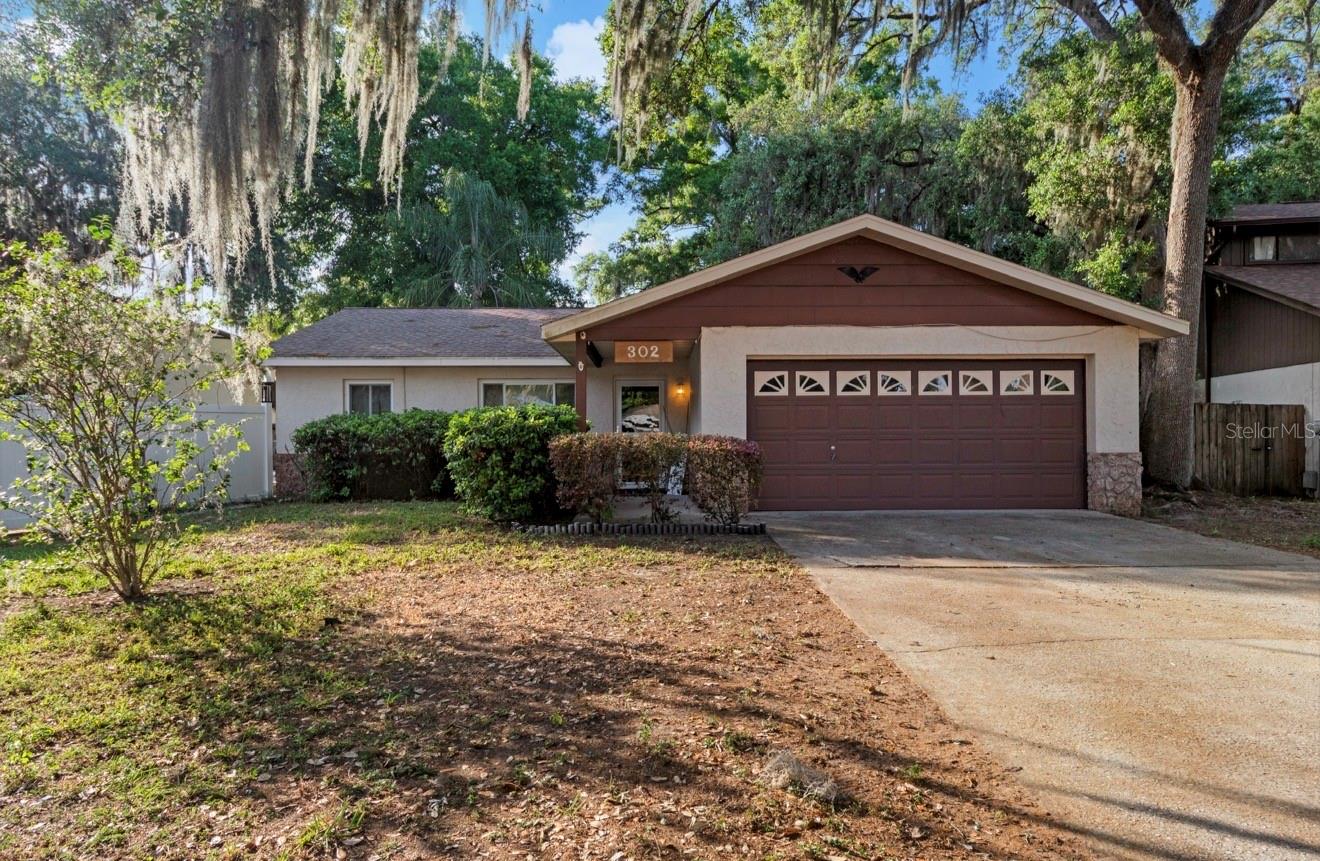 302 Hutch Court, FL