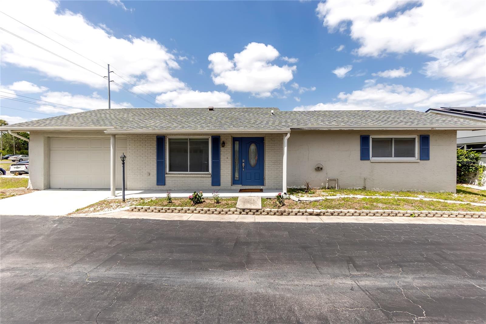 702 Huxley Pl, FL