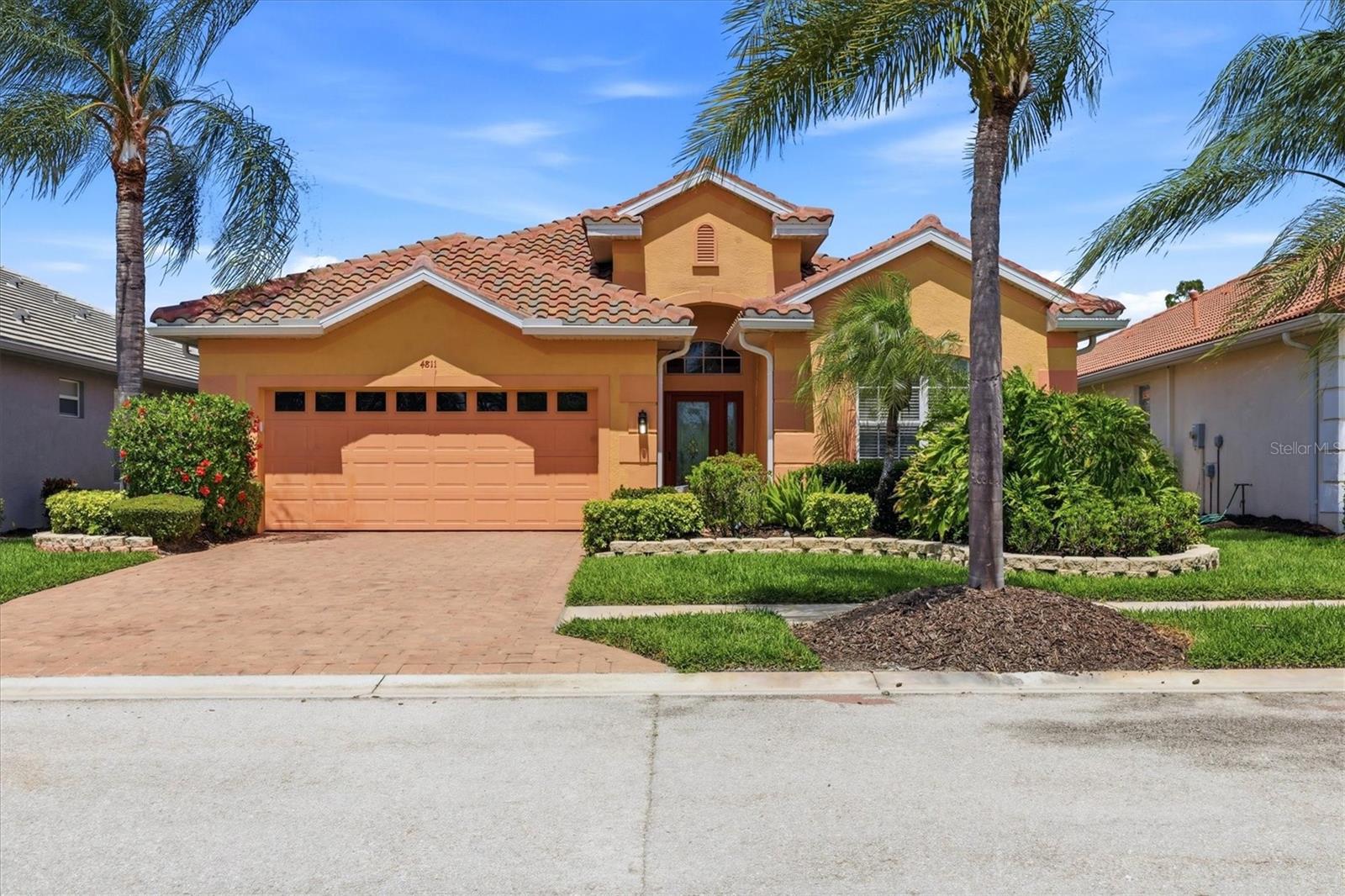 4811 Blue Heron Cir, FL