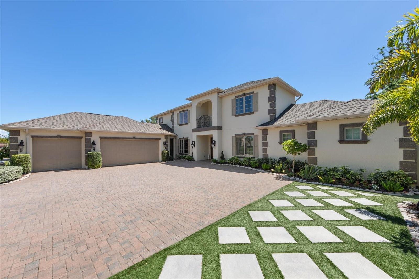 305 Eastleigh Dr, FL