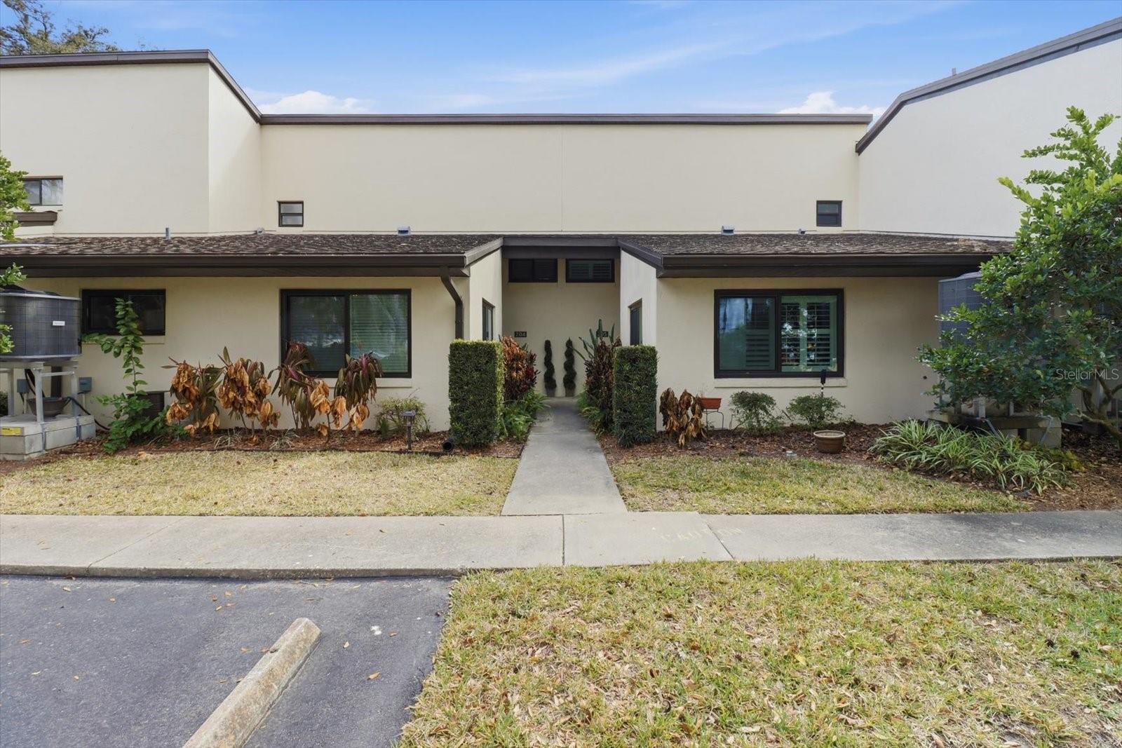 1637 Paradise Circle, FL
