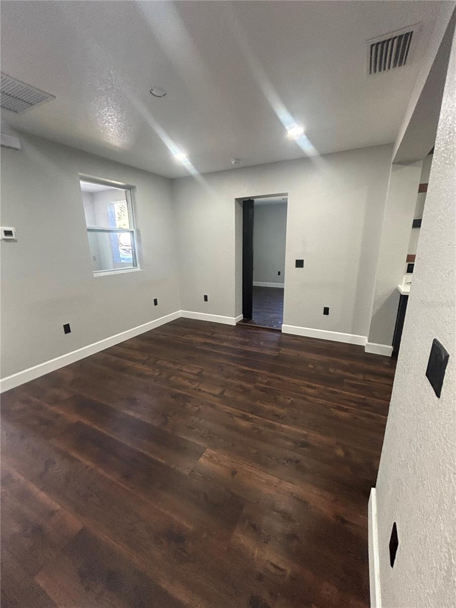 1111 6th Avenue, FL