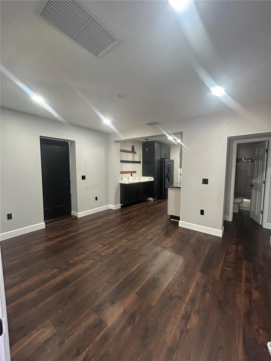 1111 6th Avenue, FL
