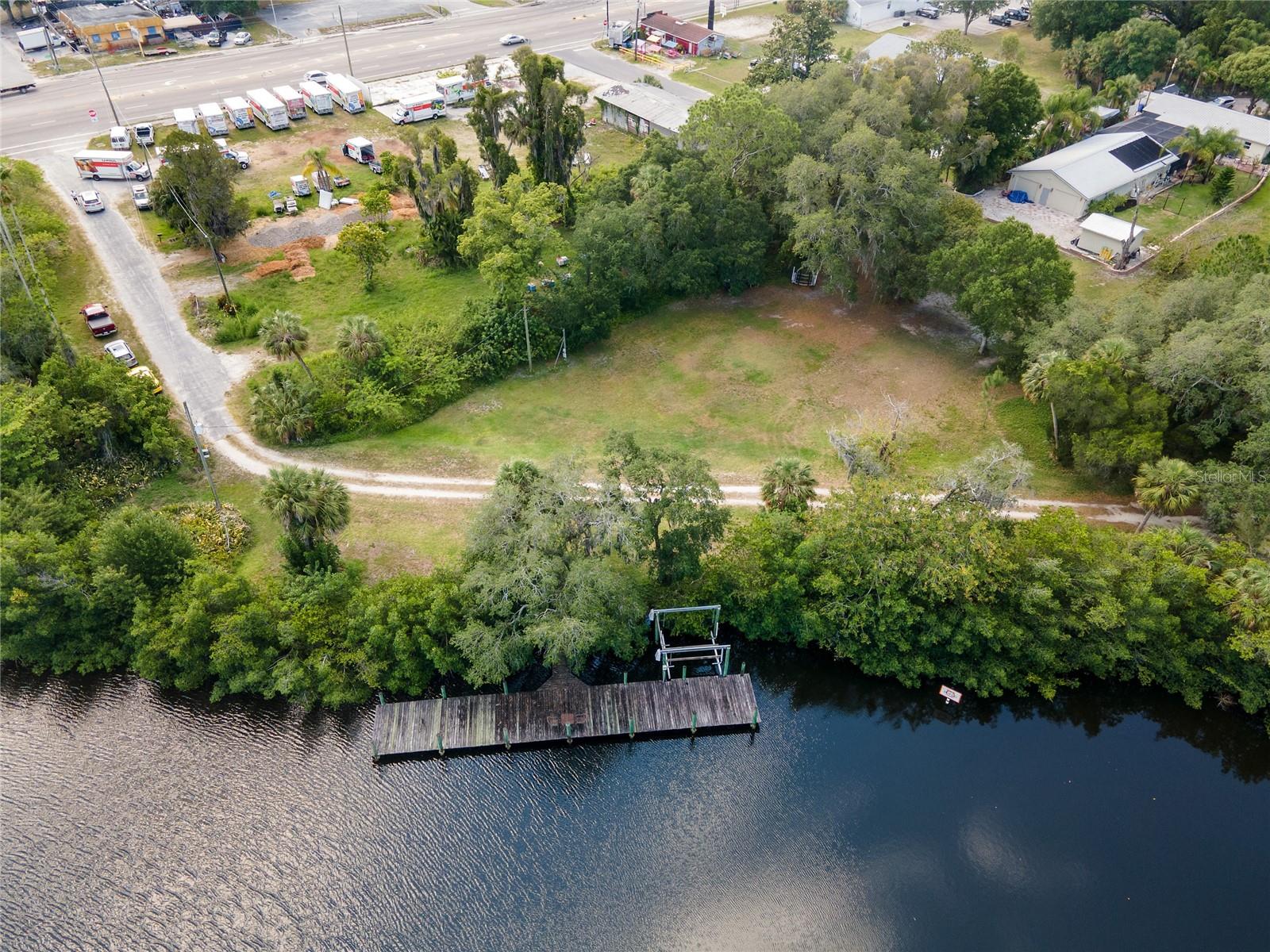 102 Dickman Dr Sw, FL