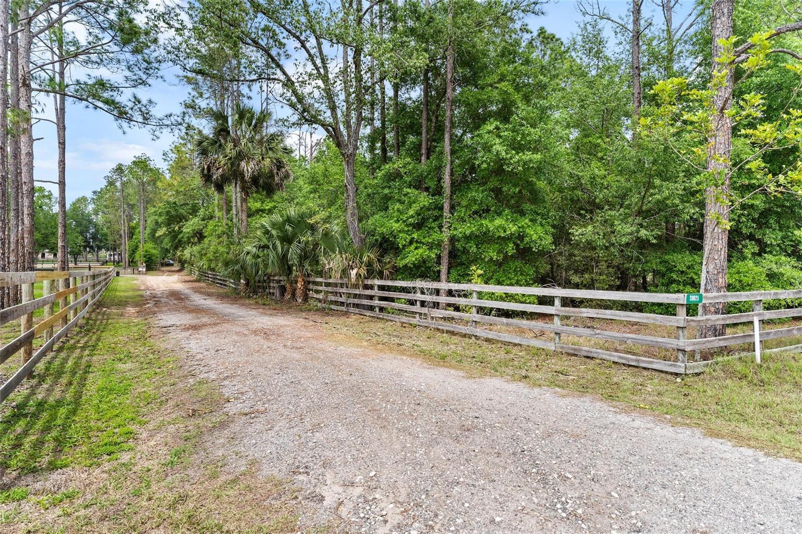 20825 County Road 44a, FL