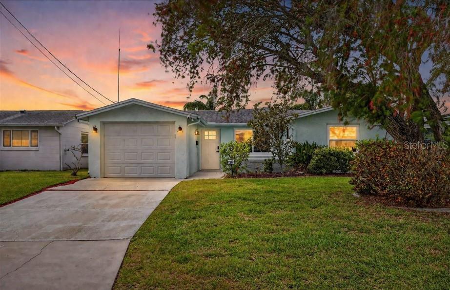 4953 Blue Heron Dr, FL