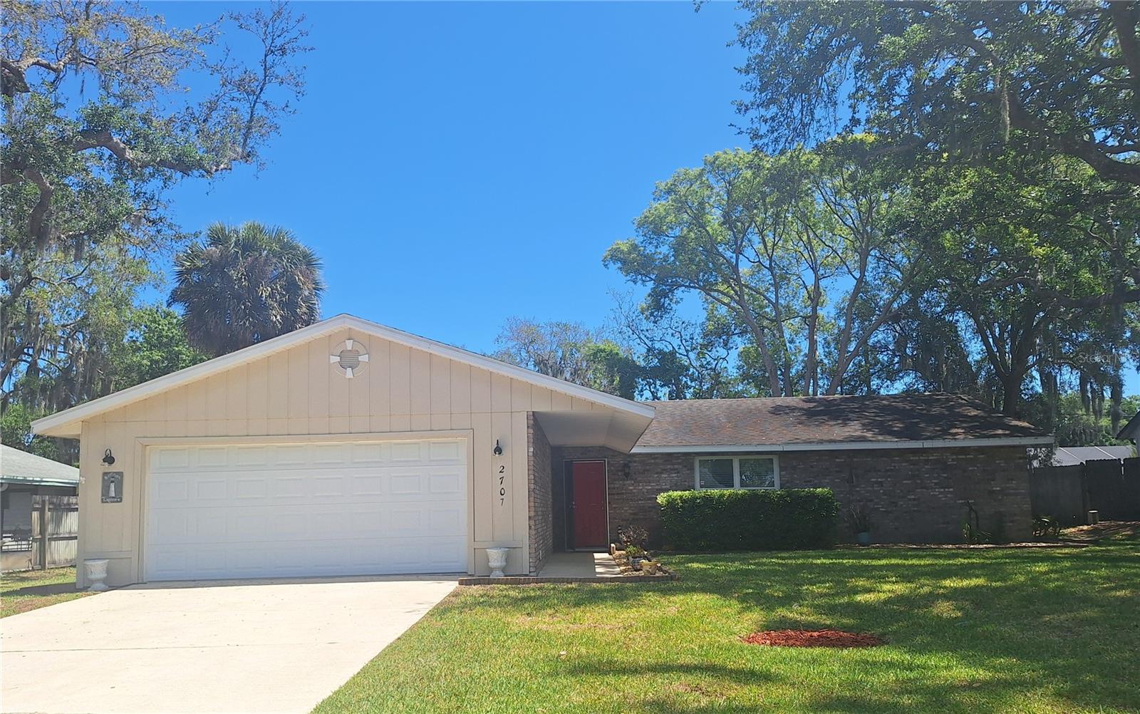 2707 Pine Tree Drive, FL
