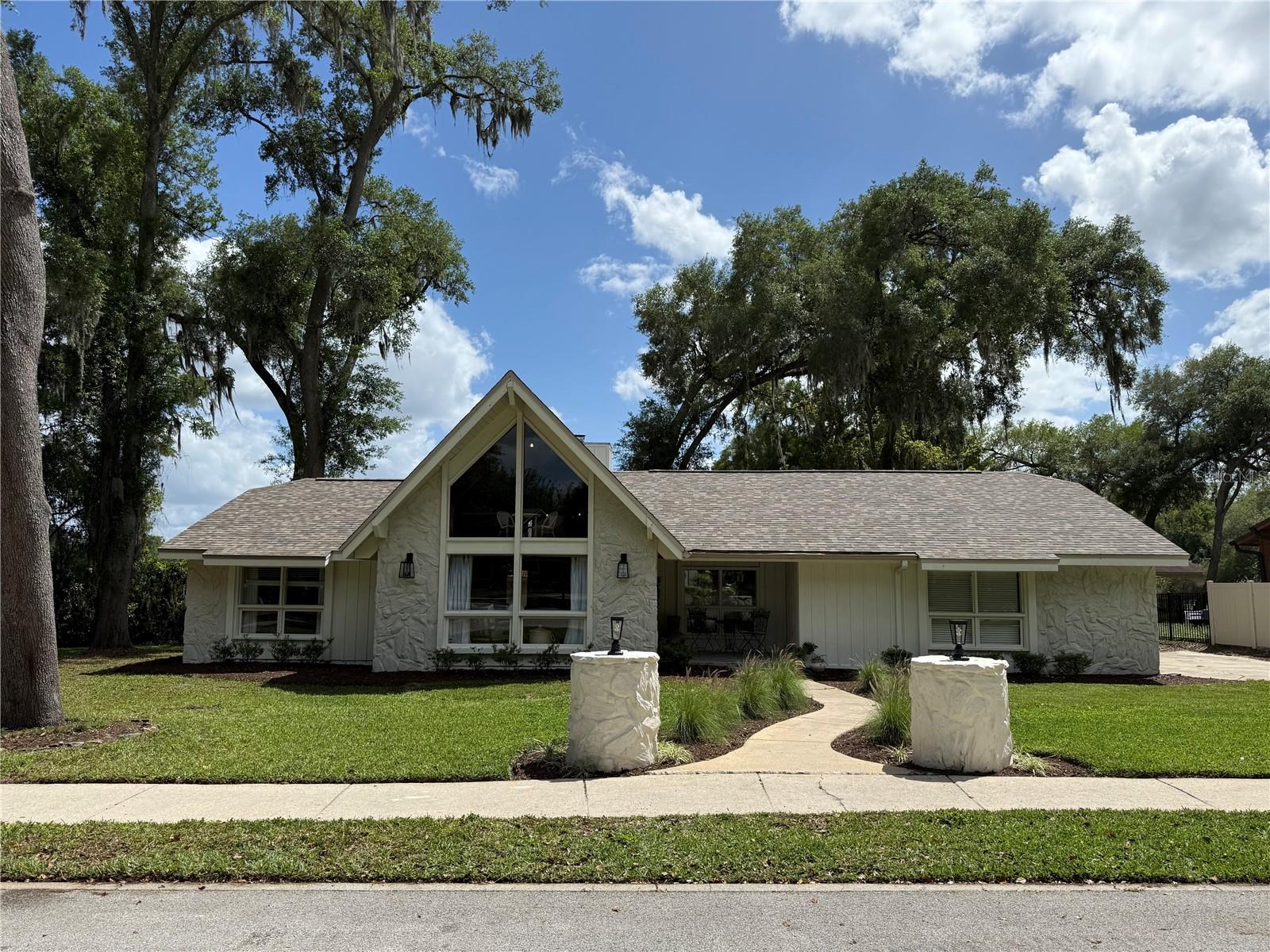 521 Granada Way, FL