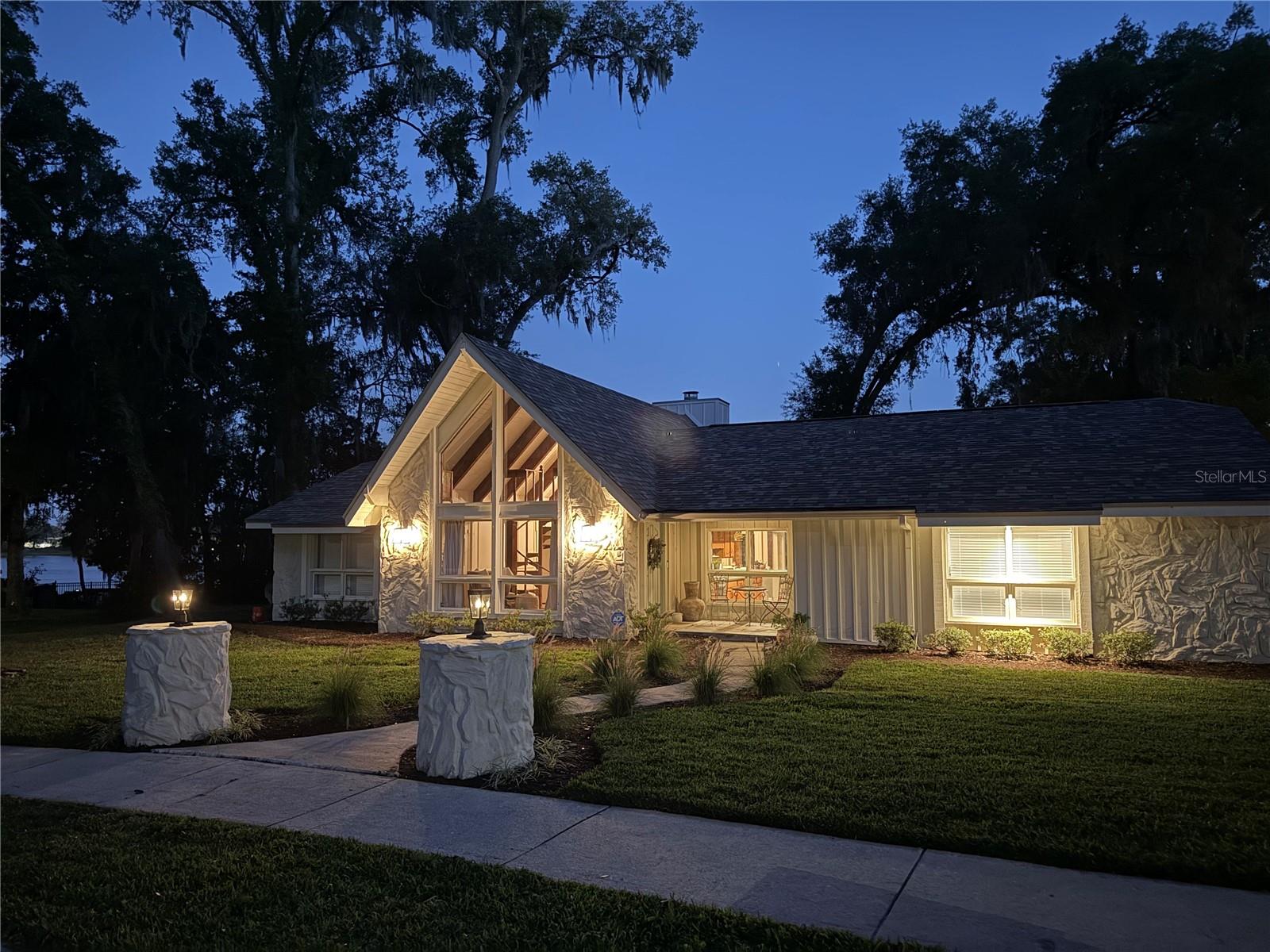 521 Granada Way, FL
