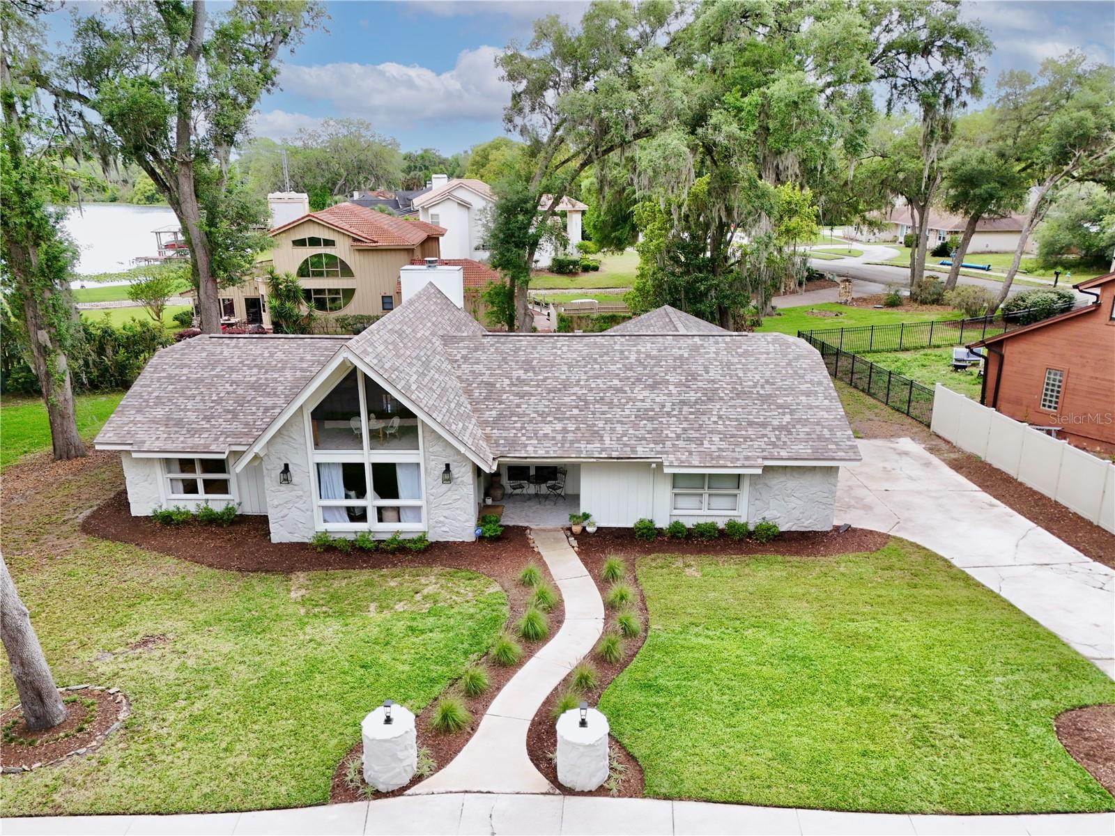 521 Granada Way, FL