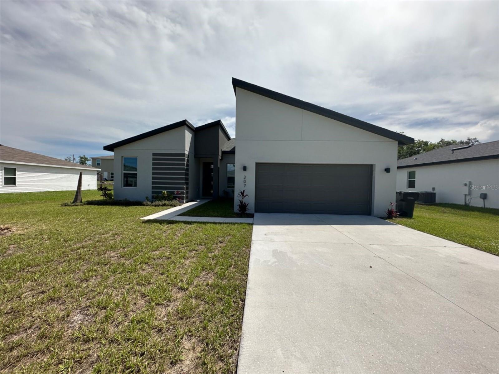 207 Begonia Ln, FL