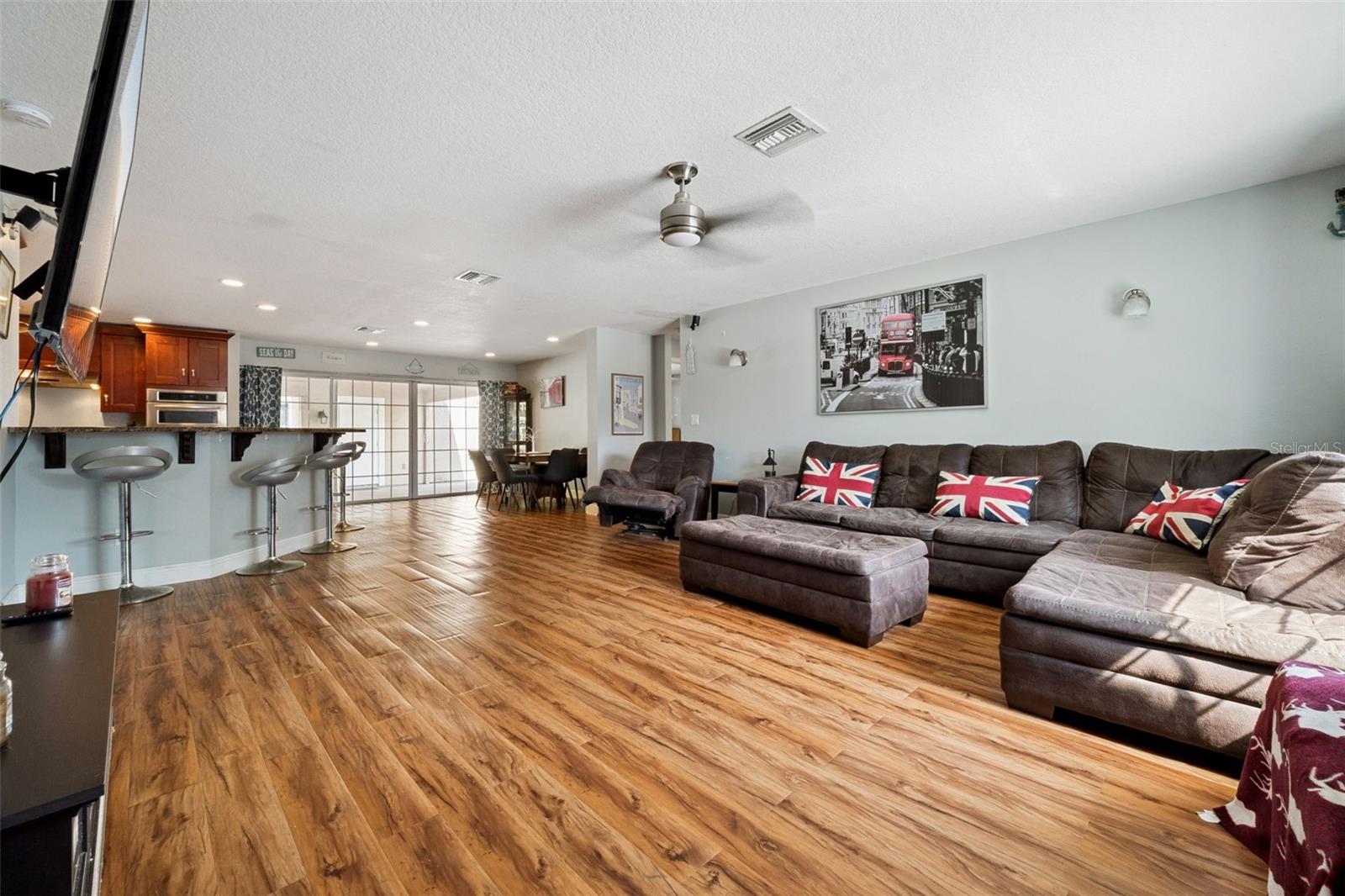 1050 Crystal Bowl Circle, FL