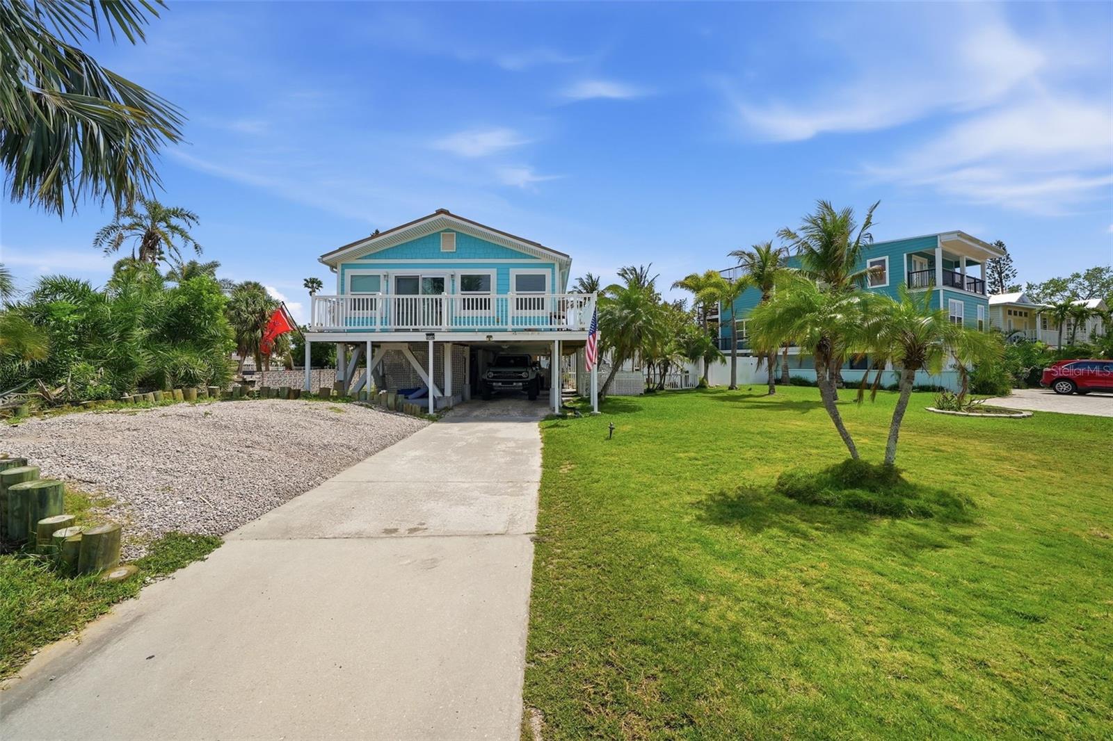 15823 Redington Dr, FL