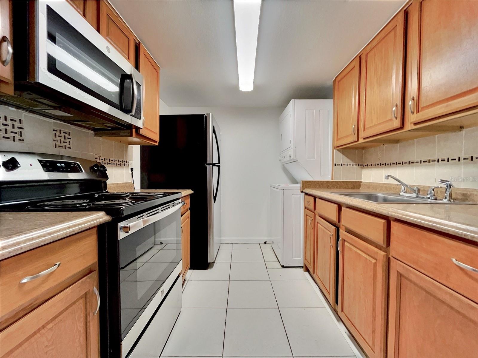865 Sky Lake Circle, FL