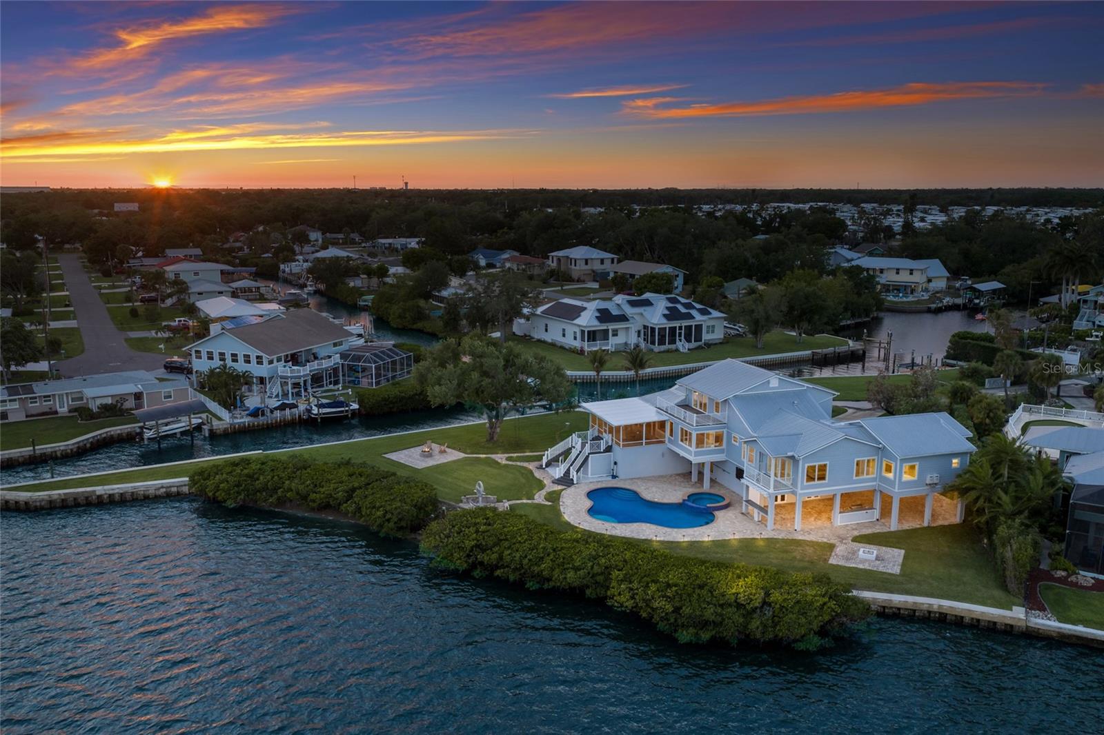 806 Nancy Gamble Ln, FL