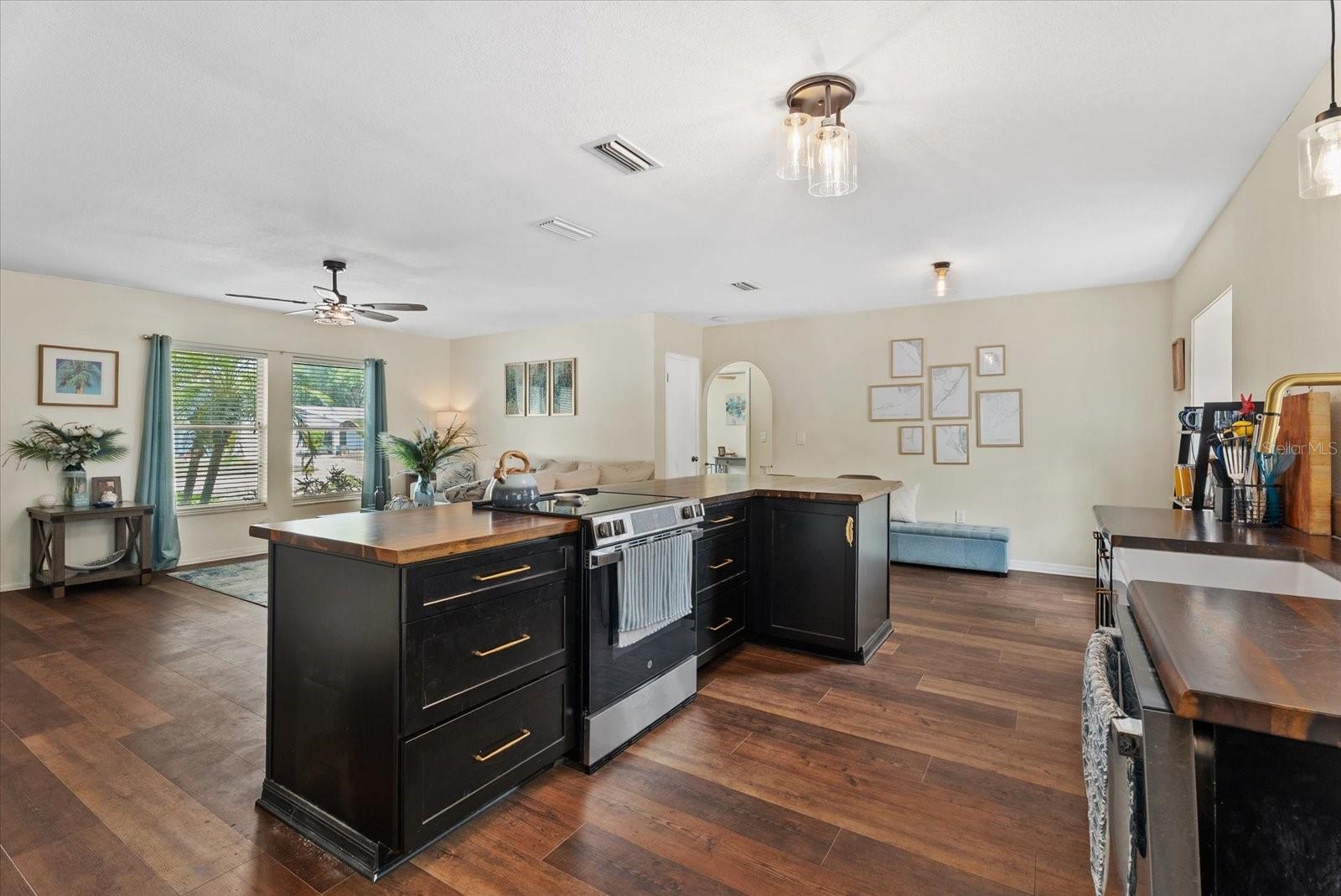 816 Queen Palm Lane, FL