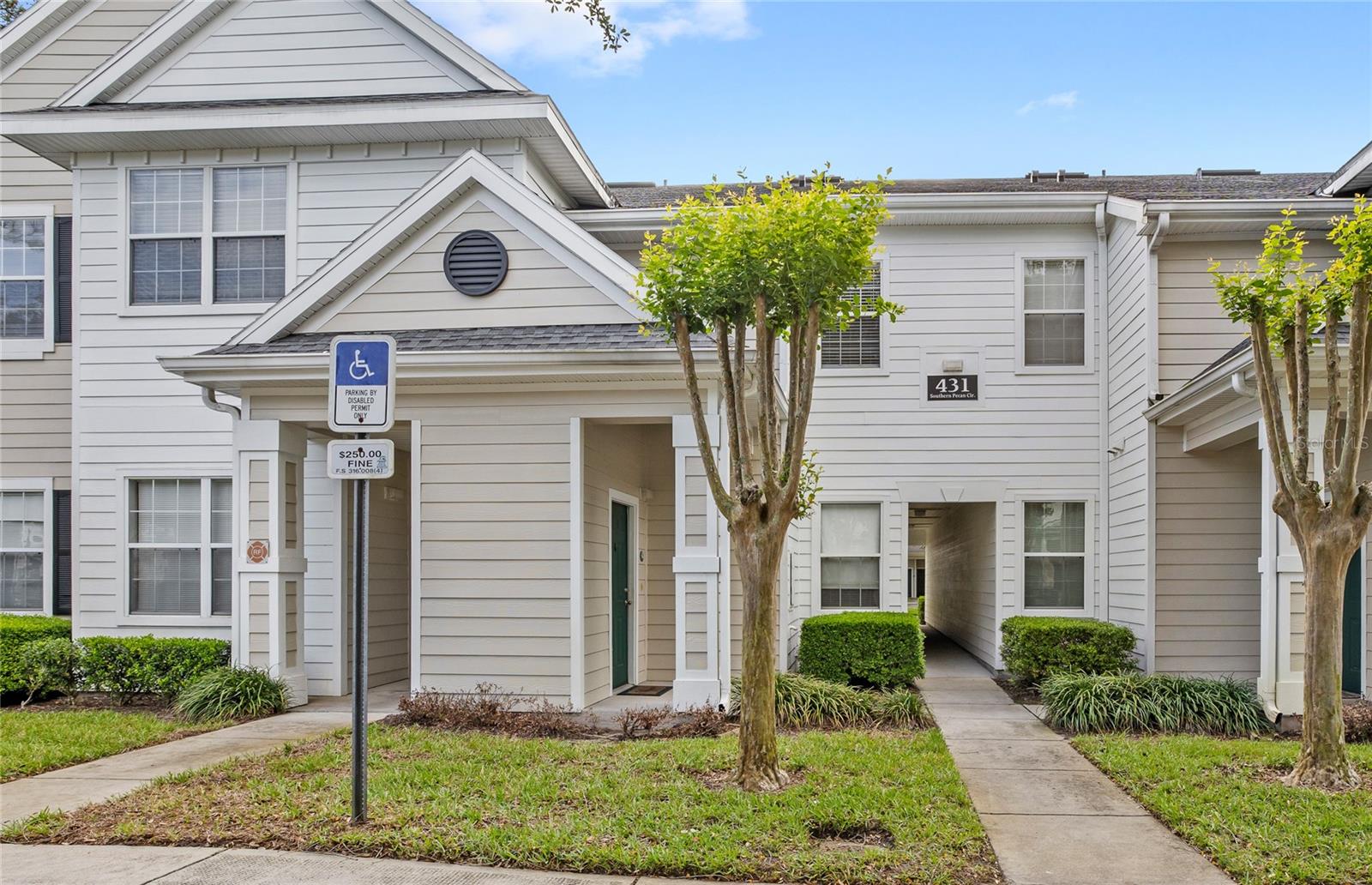 431 Southern Pecan Cir #201, FL