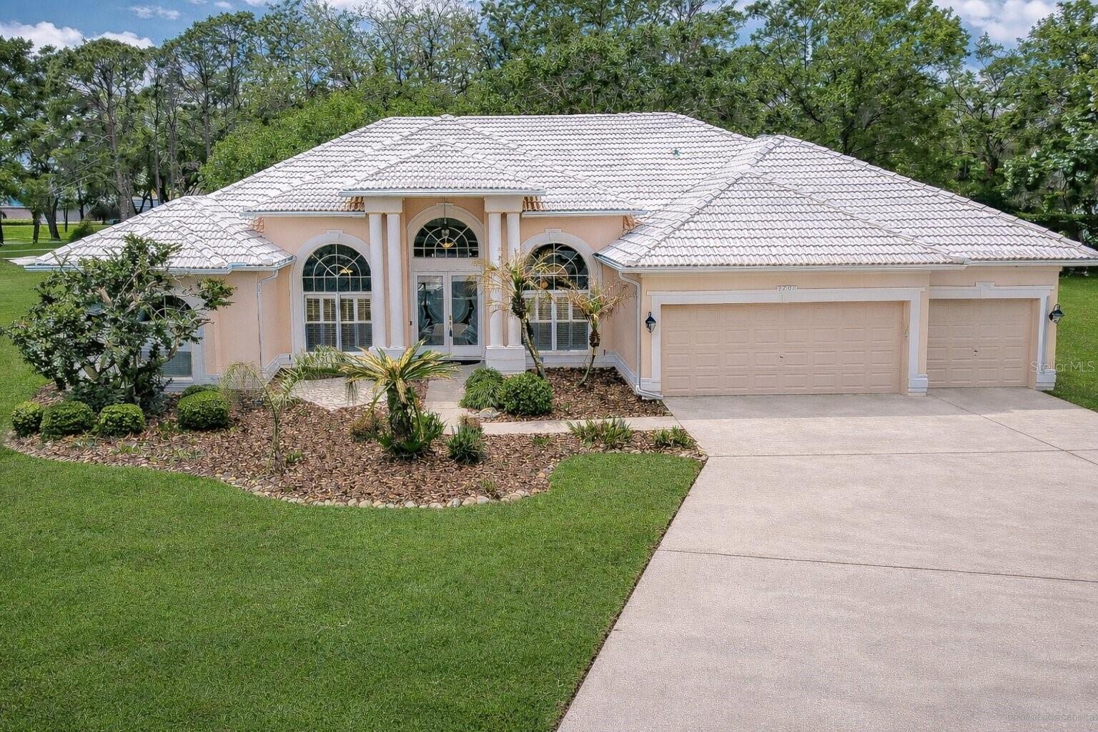 5201 Laurel Pointe Drive, FL