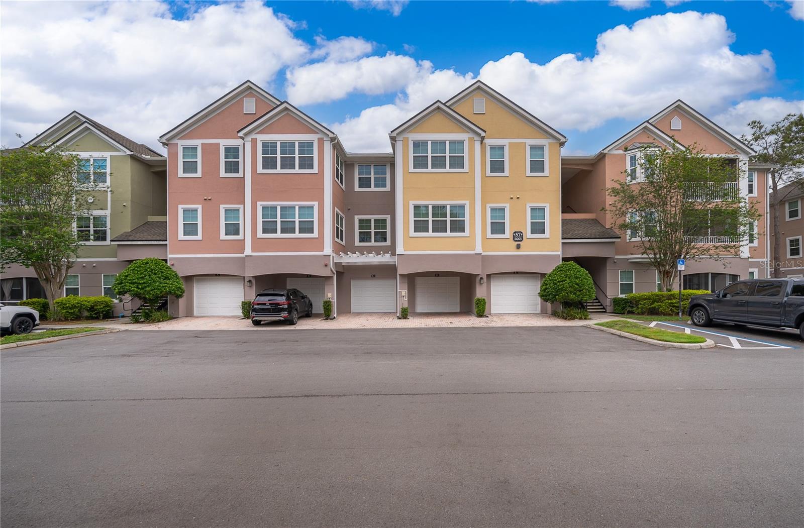 6663 Queens Borough Ave #208, FL