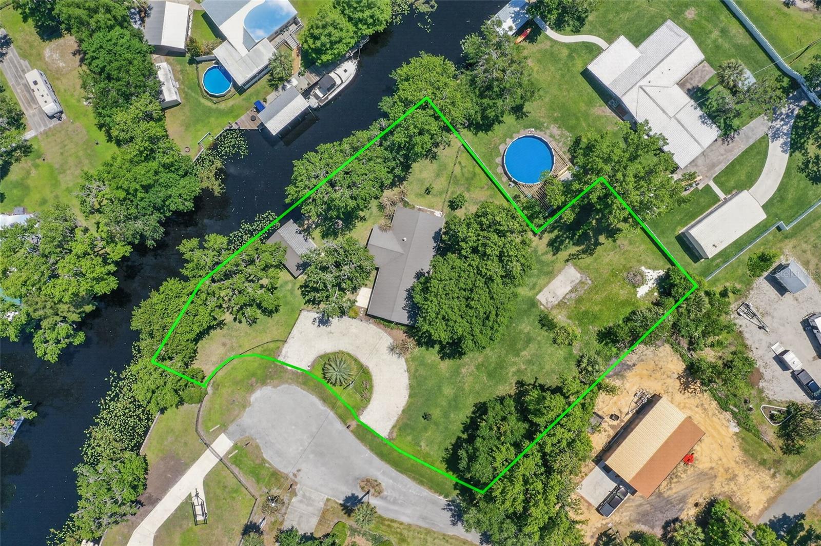 137 & 135 Riverside Dr, FL