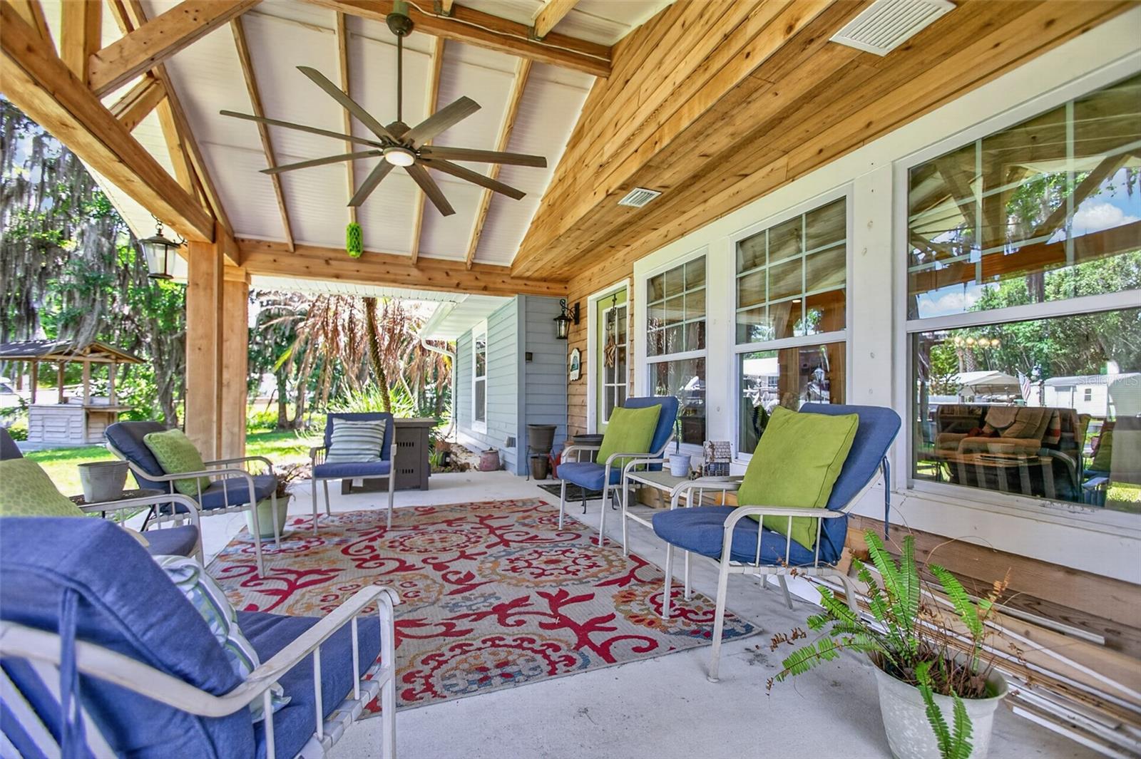 137 & 135 Riverside Drive, FL