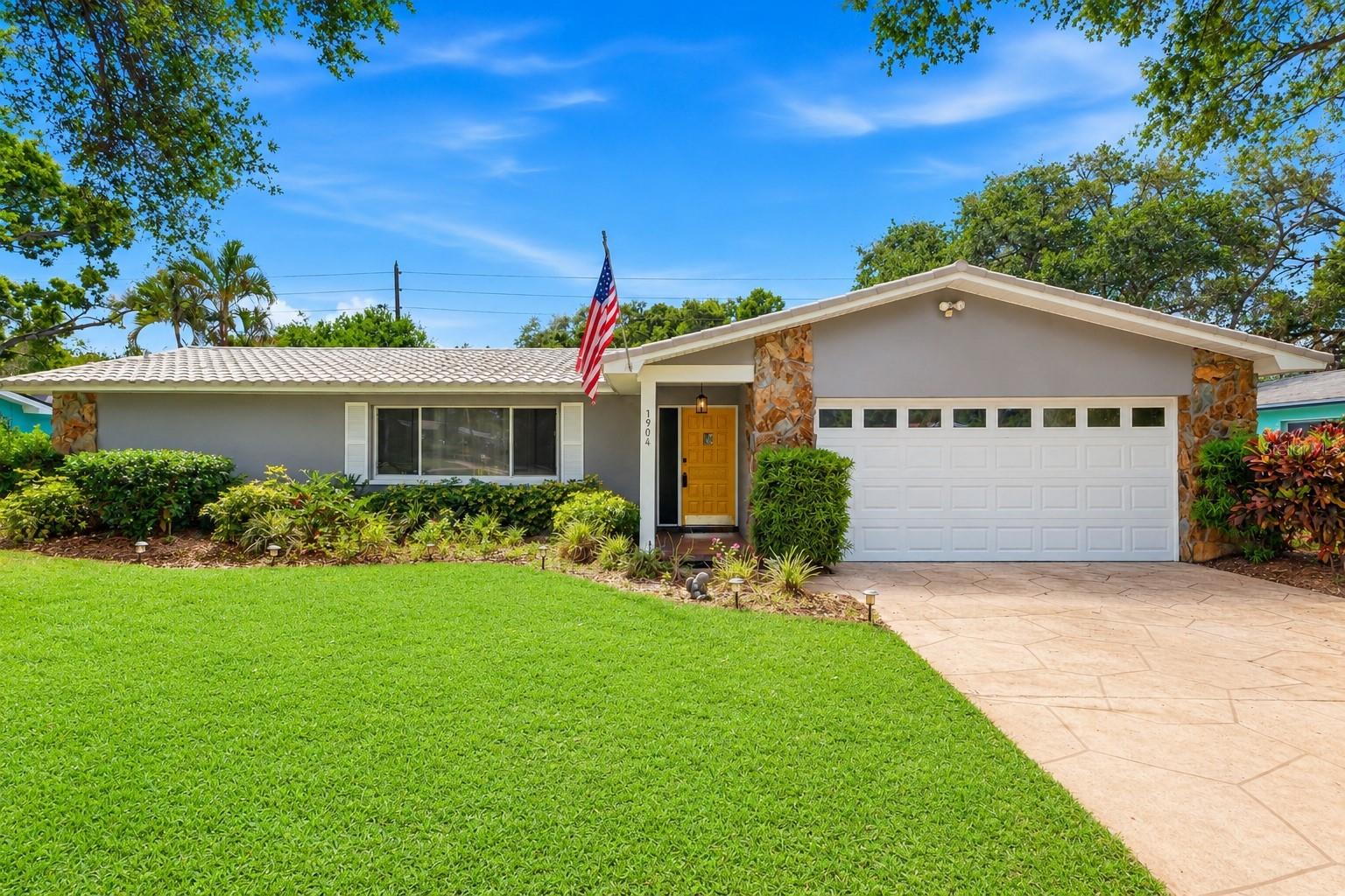 1904 Granada Court, FL
