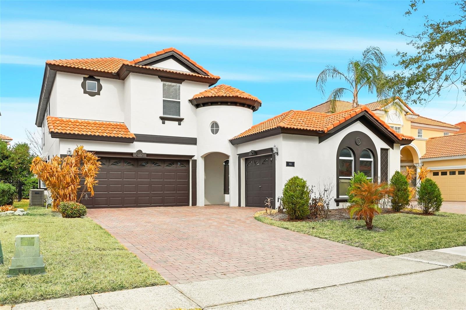 910 Lascala Drive, FL