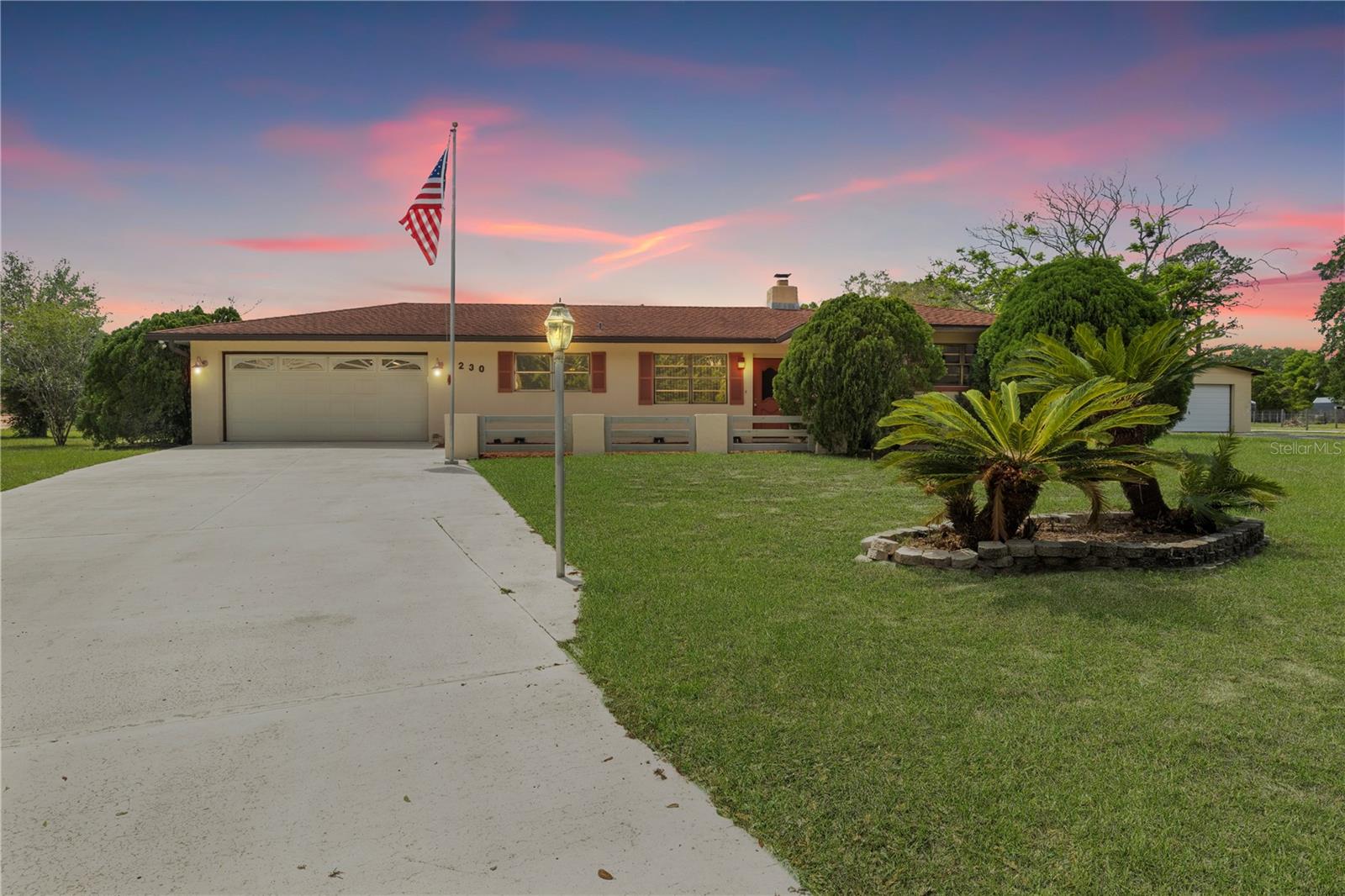 230 Lake Starr Boulevard, FL