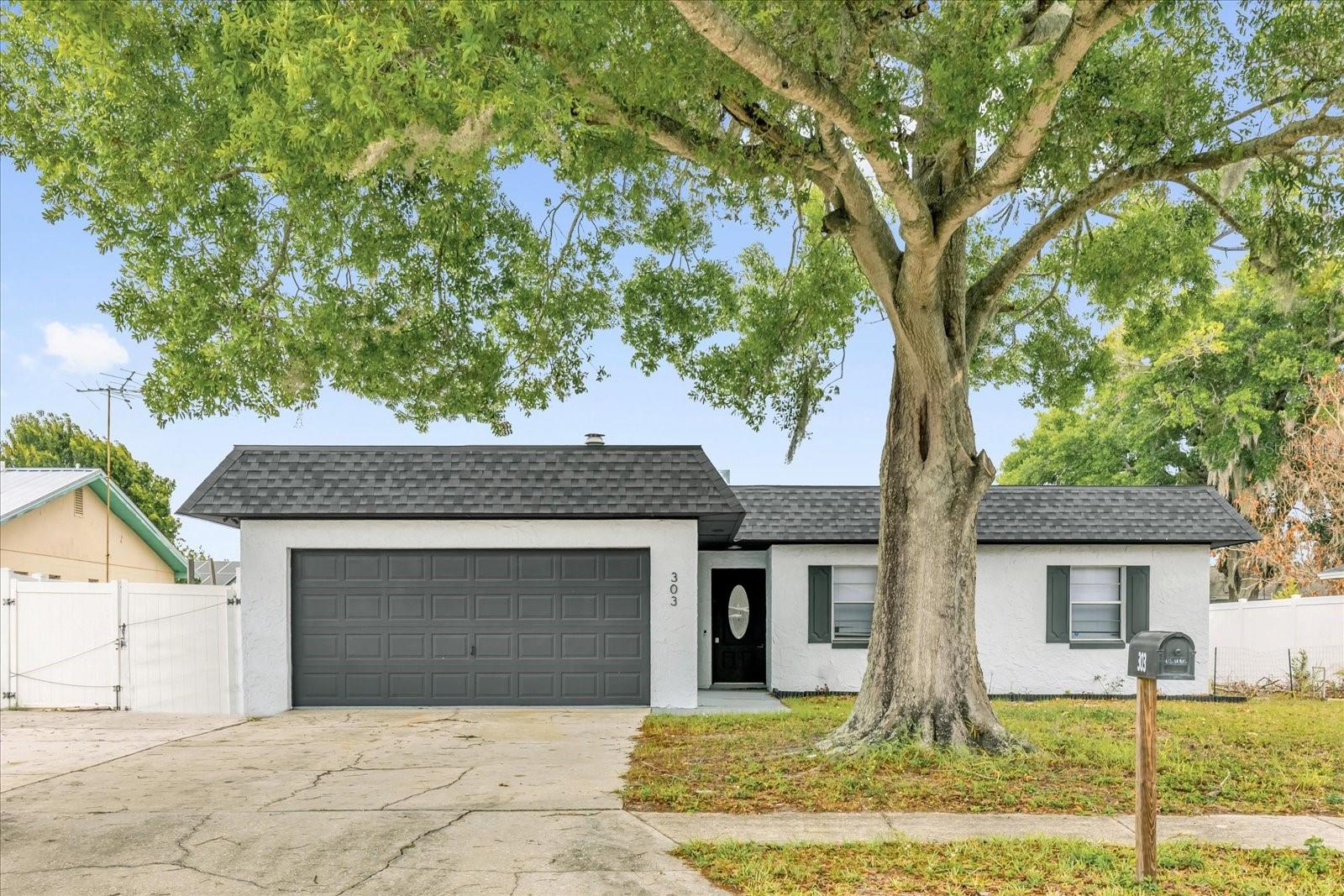 303 Dillon St, FL