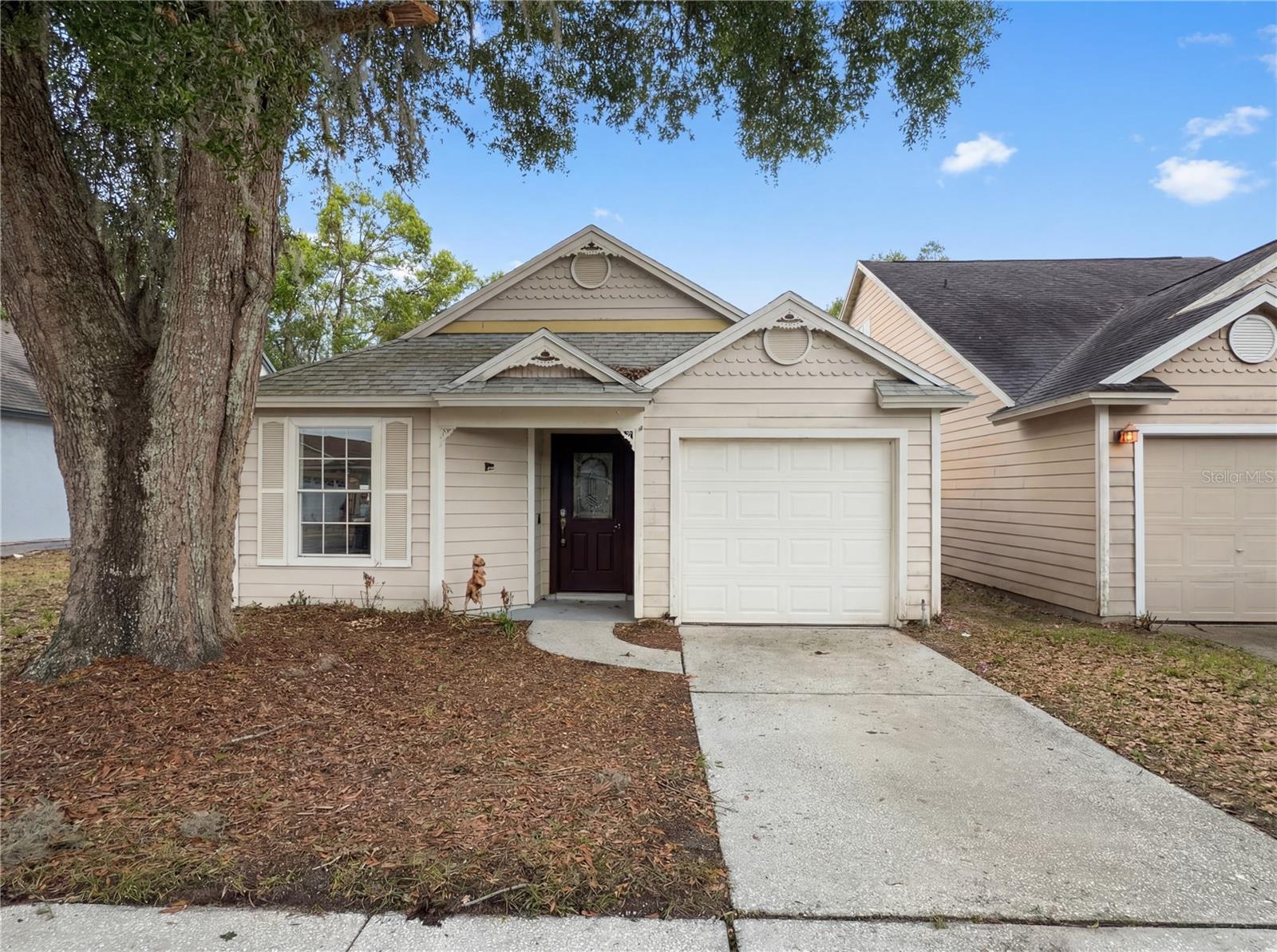 1696 Chatham Cir, FL
