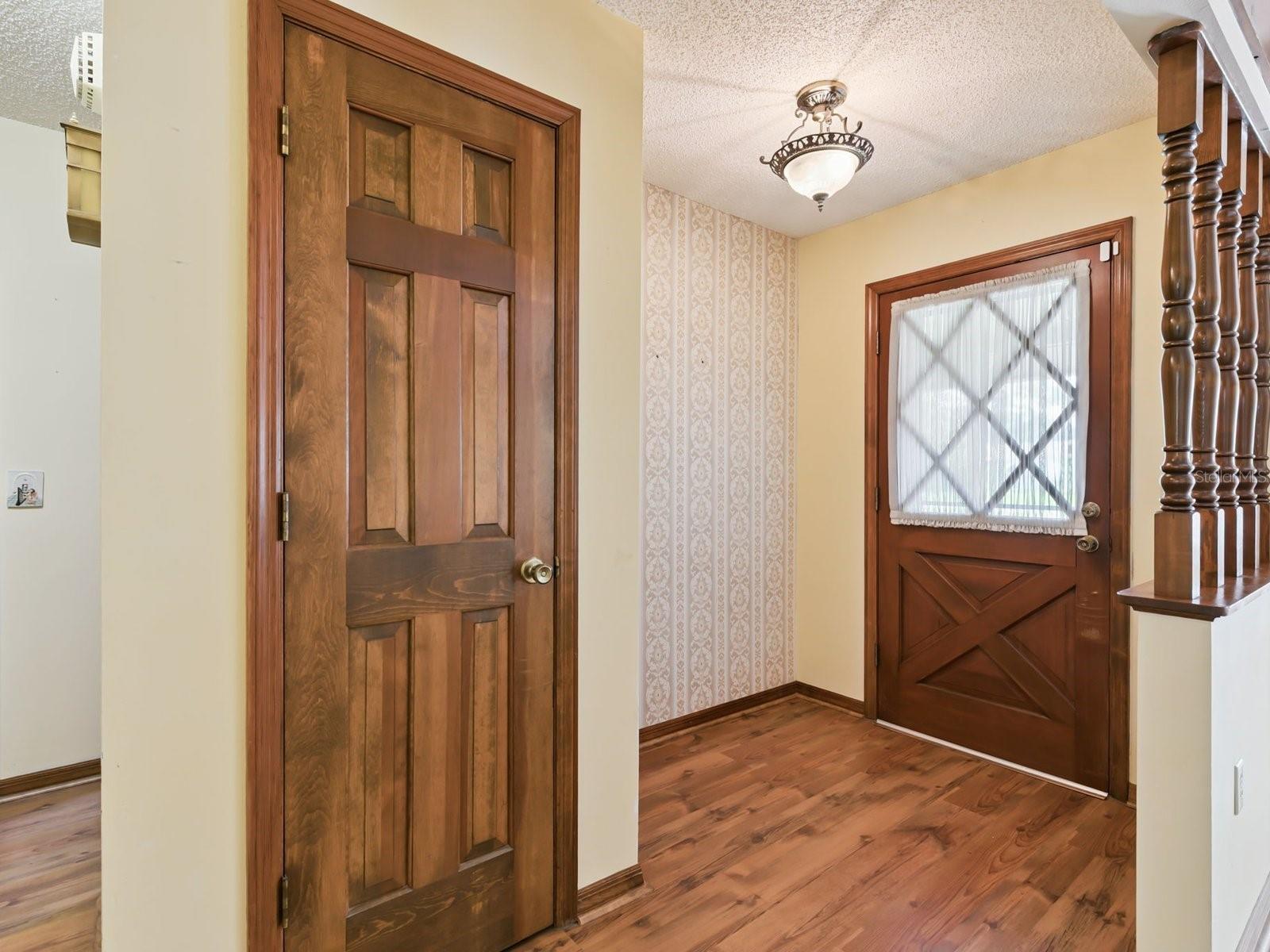 614 Cypress Court, FL